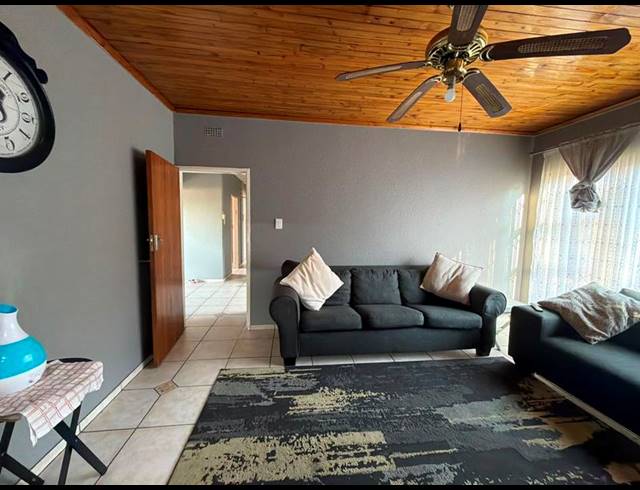 3 BEDROOM PROPERTY TO RENT IN SUNWARD PARK